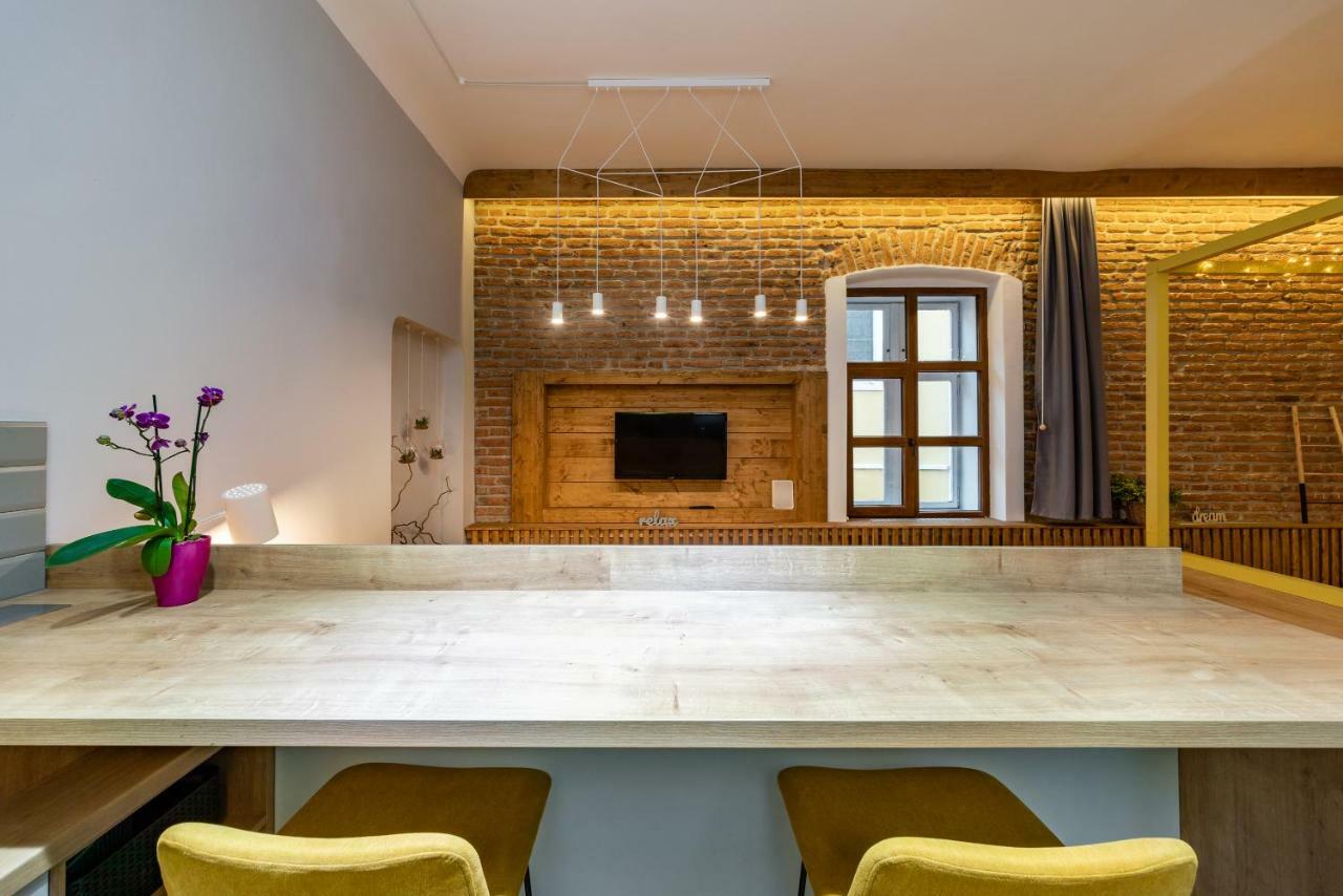 The Yellow Umbrella Studio Cluj-Napoca Ngoại thất bức ảnh