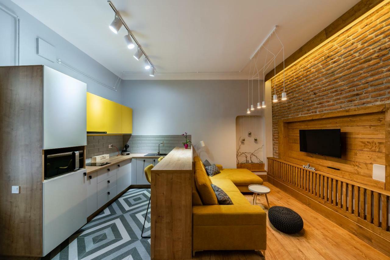 The Yellow Umbrella Studio Cluj-Napoca Ngoại thất bức ảnh